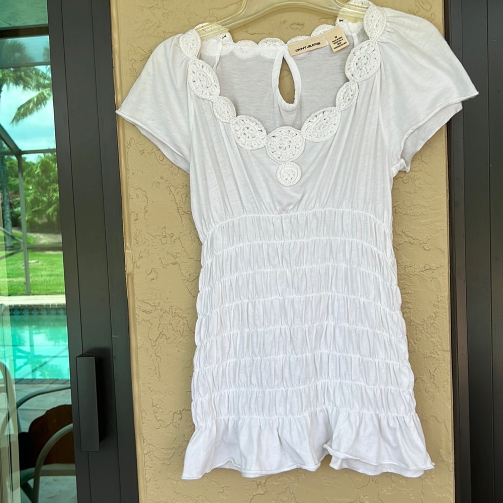 DKNY amazing white top